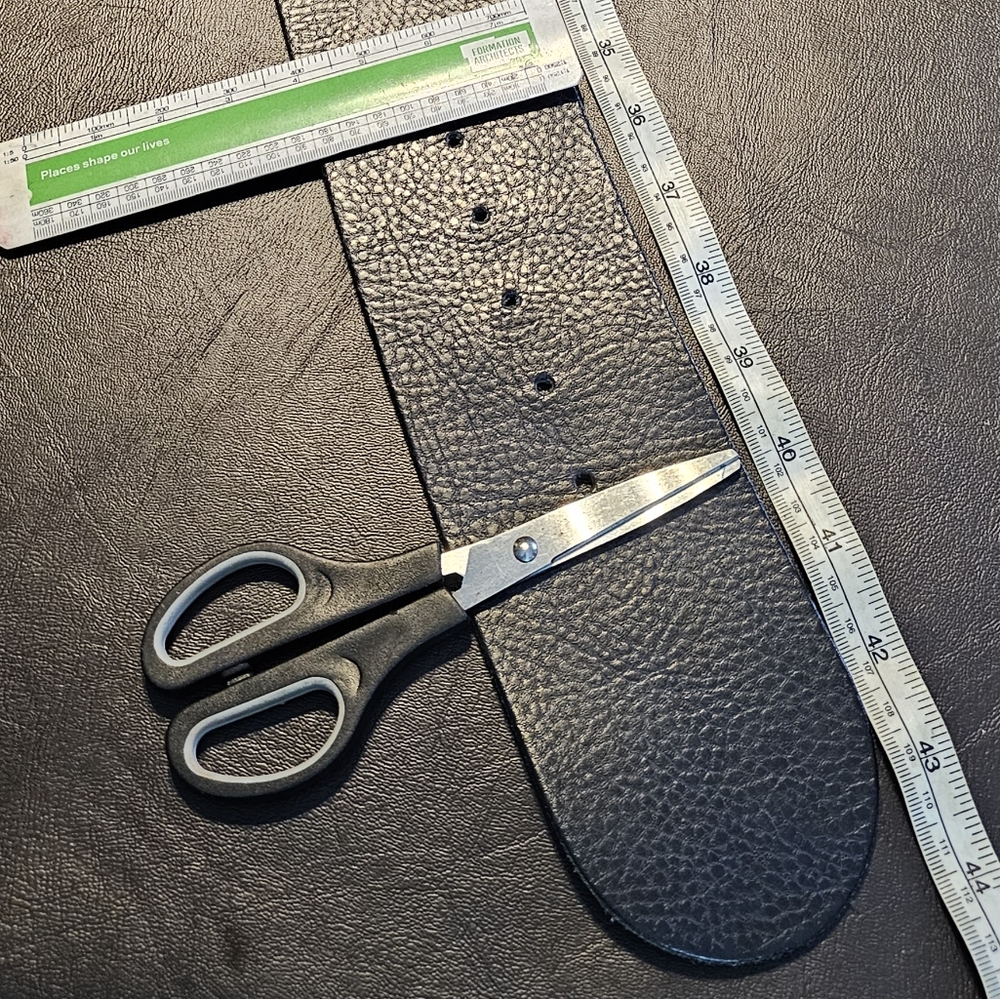 SOLD size 18-22 - wide leather belt, fits waist 35-40in (89-102cm) - M&S Per Una - Picture 7 of 16